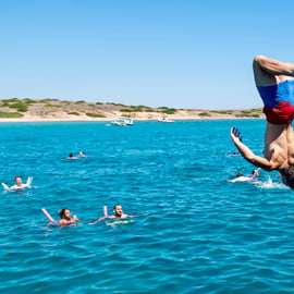 Athènes : Agistri et Aegina Yacht Tour avec déjeuner et baignade