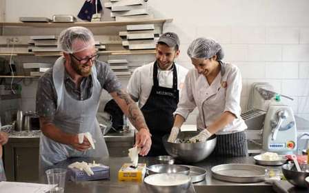 Athènes : Cours de cuisine grecque et dîner sur un toit