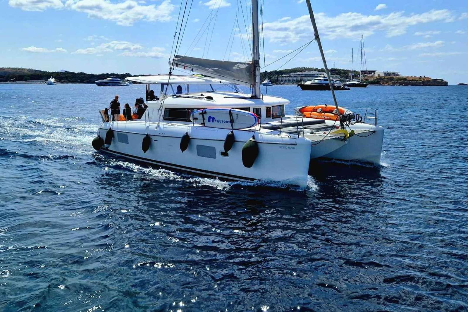 Athènes : Excursion en catamaran sur la Riviera avec repas et boissons