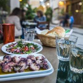 Athènes : Visite en petit groupe à pied pour découvrir la gastronomie grecque