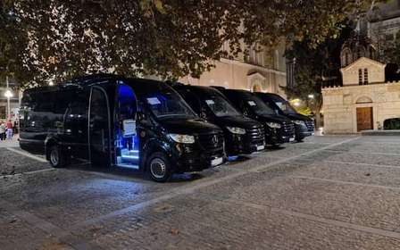 Transfert de l'aéroport d'Athènes à la ville d'Athènes en minibus et en fourgonnette