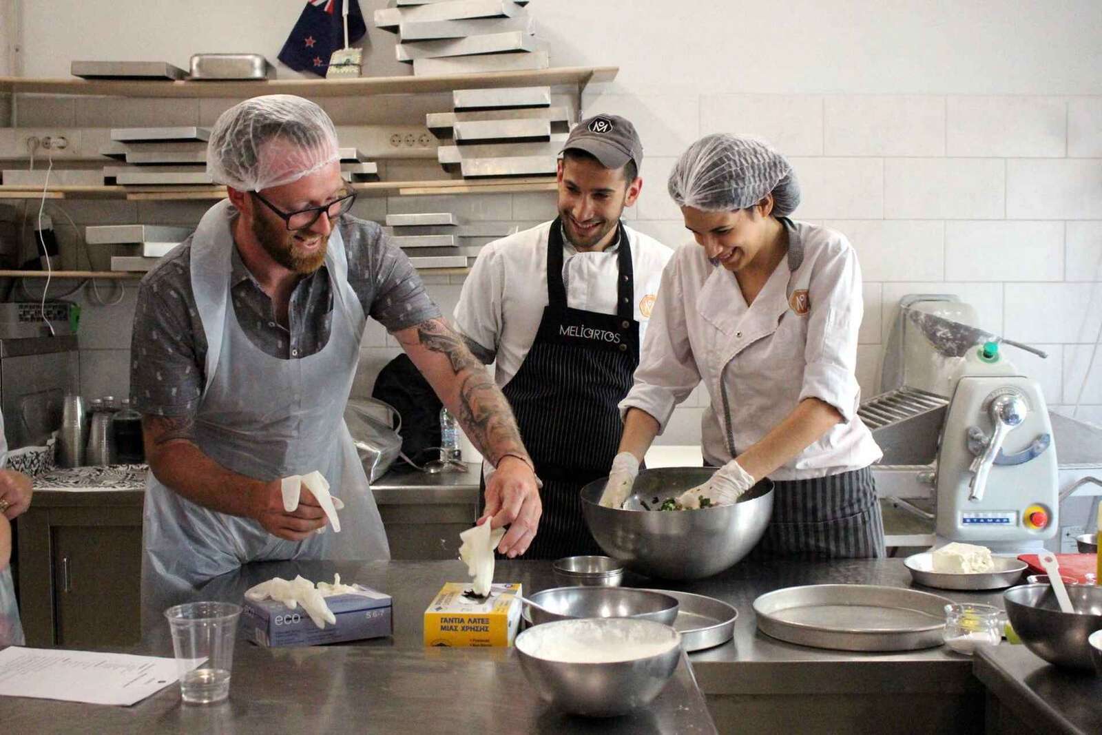 Athènes : Cours de cuisine grecque et dîner sur un toit