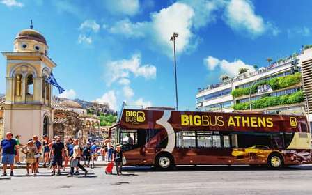 Athènes : Bus à arrêts multiples à arrêts multiples à Athènes.
