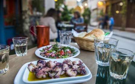 Athènes : Visite en petit groupe à pied pour découvrir la gastronomie grecque