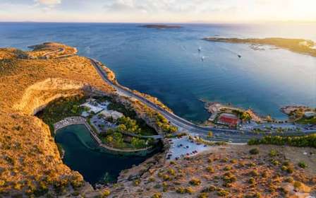 Escapade sur la côte athénienne : lac Vouliagmeni et joyaux côtiers