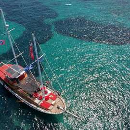 Riviera d'Athènes : croisière matinale haut de gamme avec barbecue grec à bord