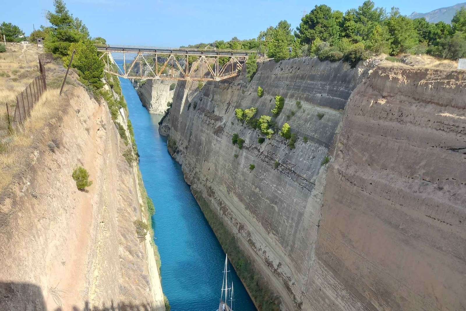 Croisière sur les canaux de Corinthe, visite de l'ancienne Corinthe et de l'Acrocorinthe