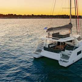 Athènes : croisière en catamaran avec barbecue et boissons