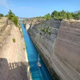 Croisière sur les canaux de Corinthe, visite de l'ancienne Corinthe et de l'Acrocorinthe