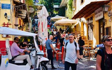Athènes : Visite touristique privée en soirée en tuk-tuk électrique