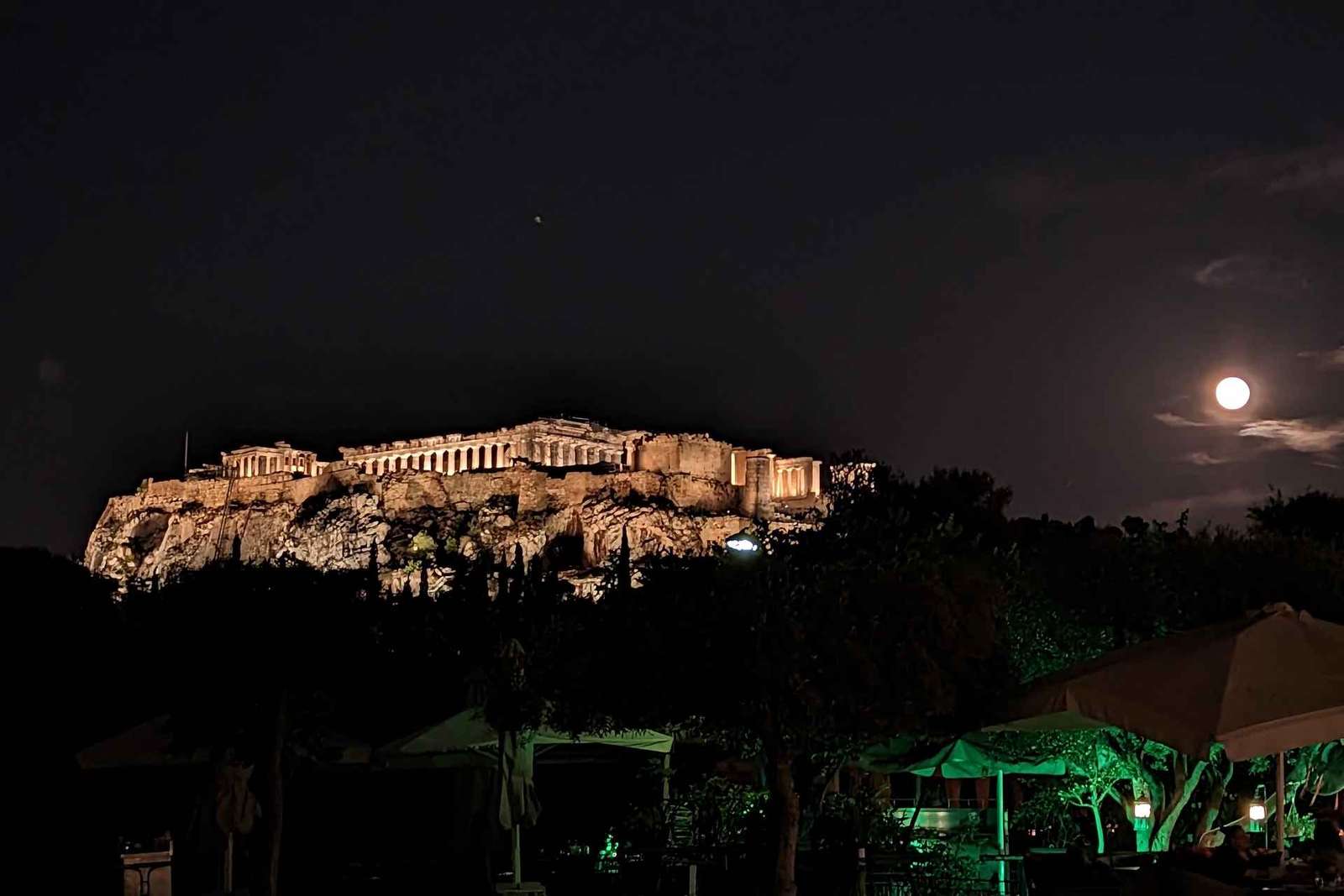 Athènes la nuit : visite à pied et dîner