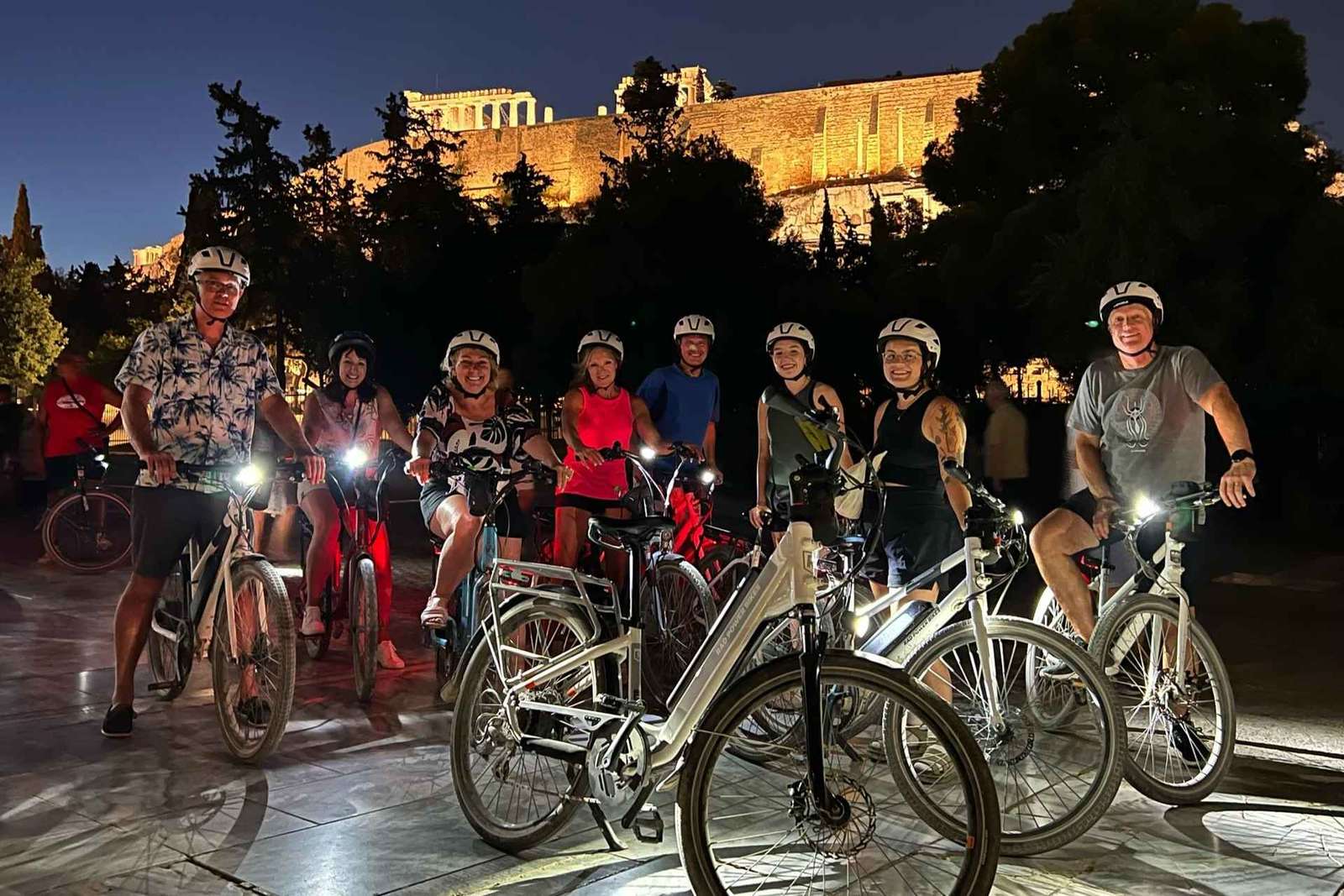 Athènes : 2 heures d'excursion en E-Bike après le coucher du soleil