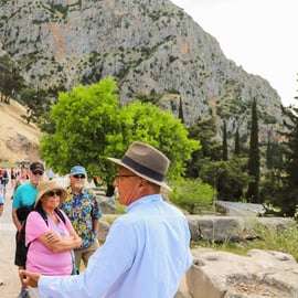 Athènes : Excursion d'une journée à Delphes et Arachova avec guide et billet d'entrée