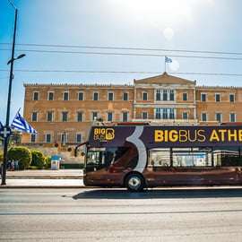Athènes : Bus à arrêts multiples à arrêts multiples à Athènes.