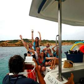 Athènes : Excursion en catamaran sur la Riviera avec repas et boissons