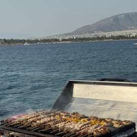 Riviera d'Athènes : croisière matinale haut de gamme avec barbecue grec à bord