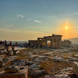 Athènes : visite guidée de l'Acropole au coucher du soleil et promenade sur la colline de la Démocratie