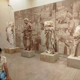 Athènes : Excursion d'une journée à Delphes et Arachova avec guide et billet d'entrée