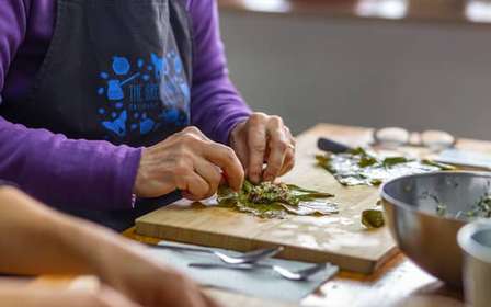 Athènes : Visite d'un marché alimentaire et cours de cuisine avec vin