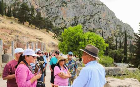 Athènes : Excursion d'une journée à Delphes et Arachova avec guide et billet d'entrée