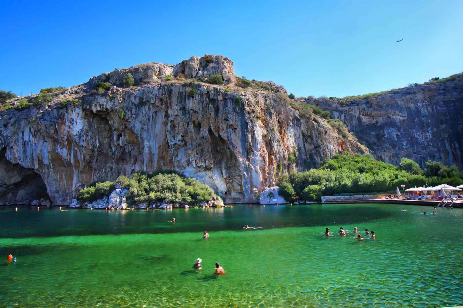 Au départ d'Athènes : Visite de la station thermale du lac Vouliagmeni et du temple de Poséidon