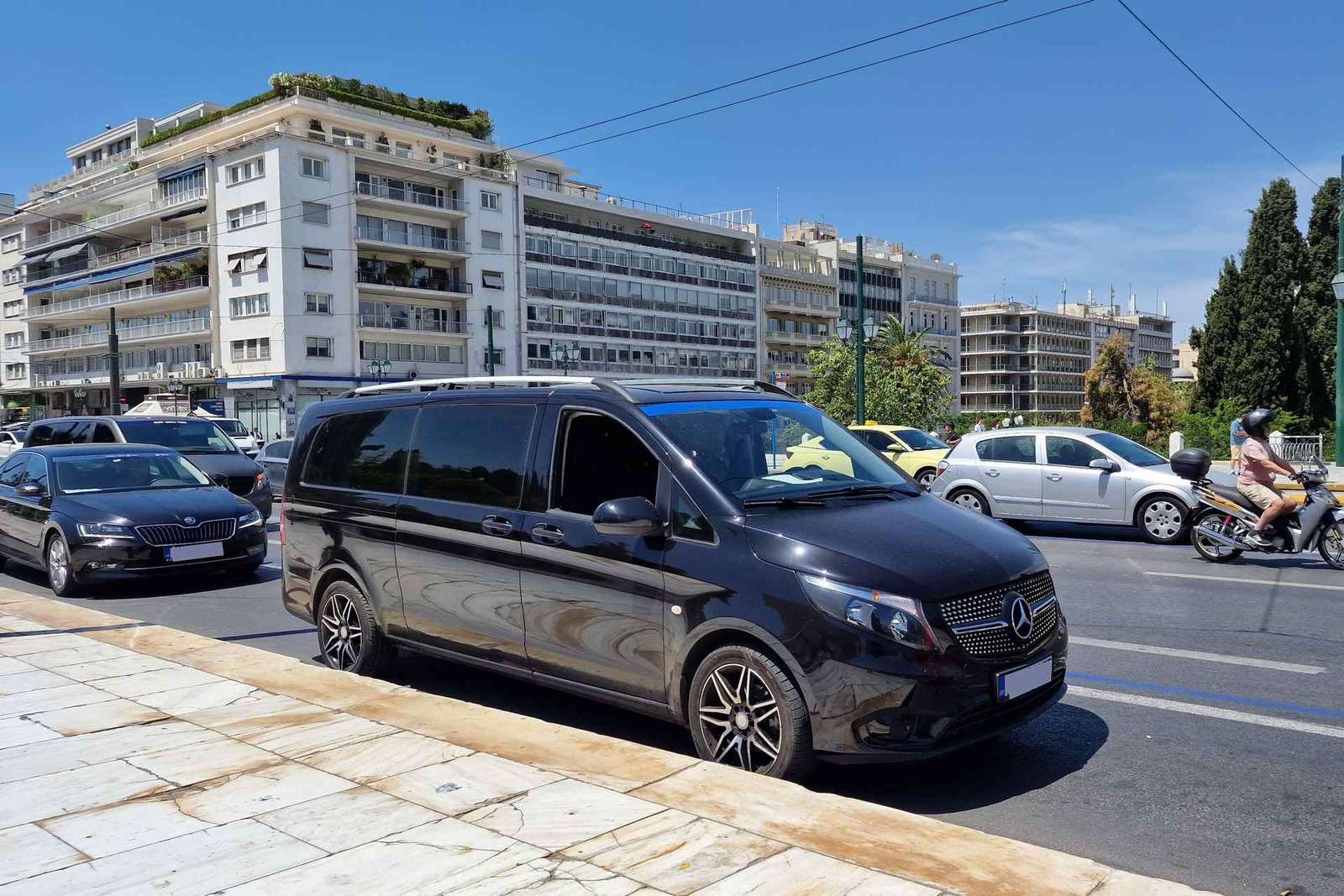 Transfert d'Athènes à l'aéroport d'Athènes en minibus et en fourgonnette