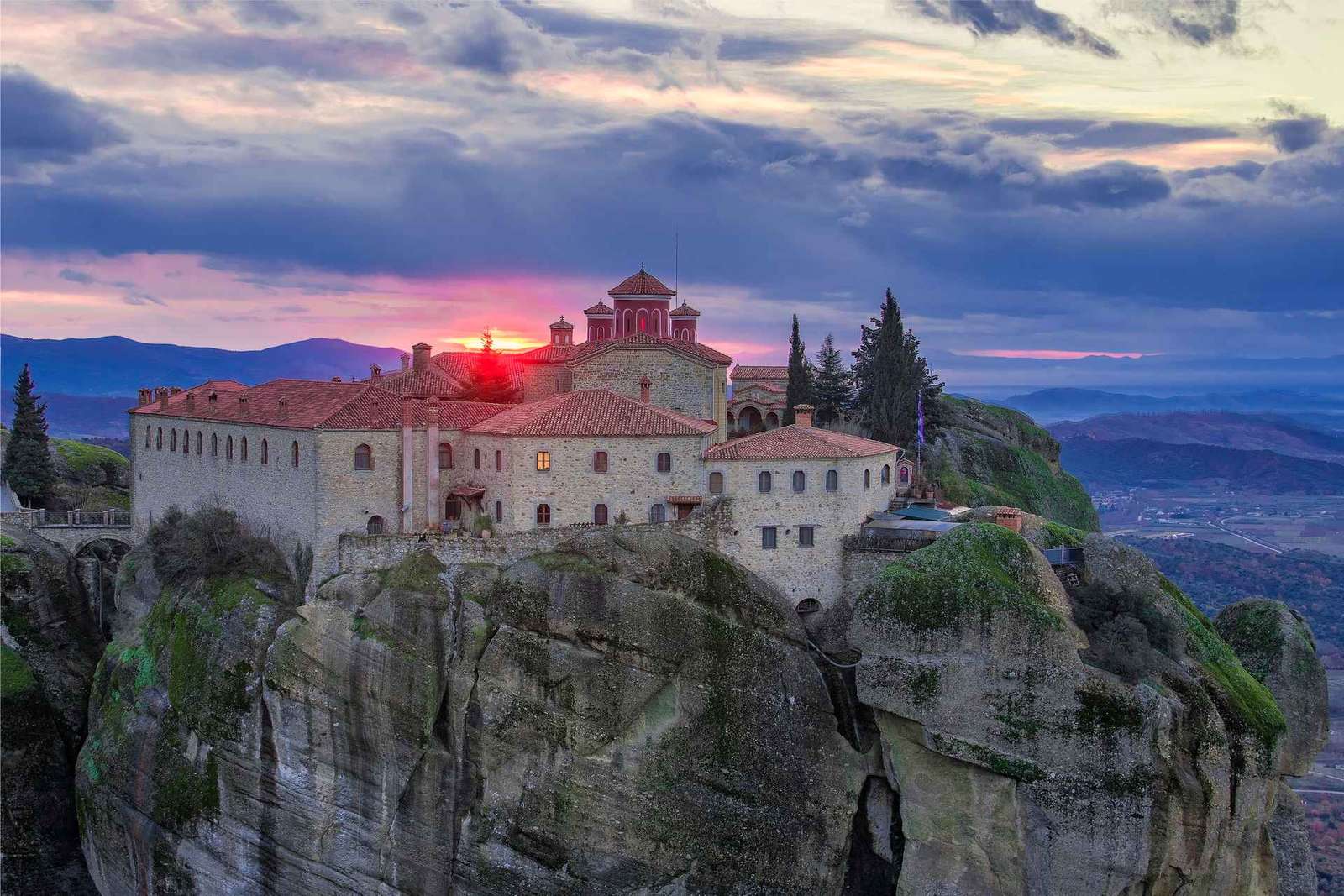 Athènes : Excursion de 2 jours aux Météores avec hôtel, coucher de soleil et visite matinale