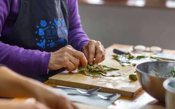Athènes : Visite d'un marché alimentaire et cours de cuisine avec vin