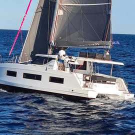 Athènes : croisière en catamaran avec barbecue et boissons